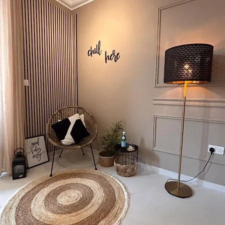 דירה Steps From The Seafront - Good Vibes Only!
